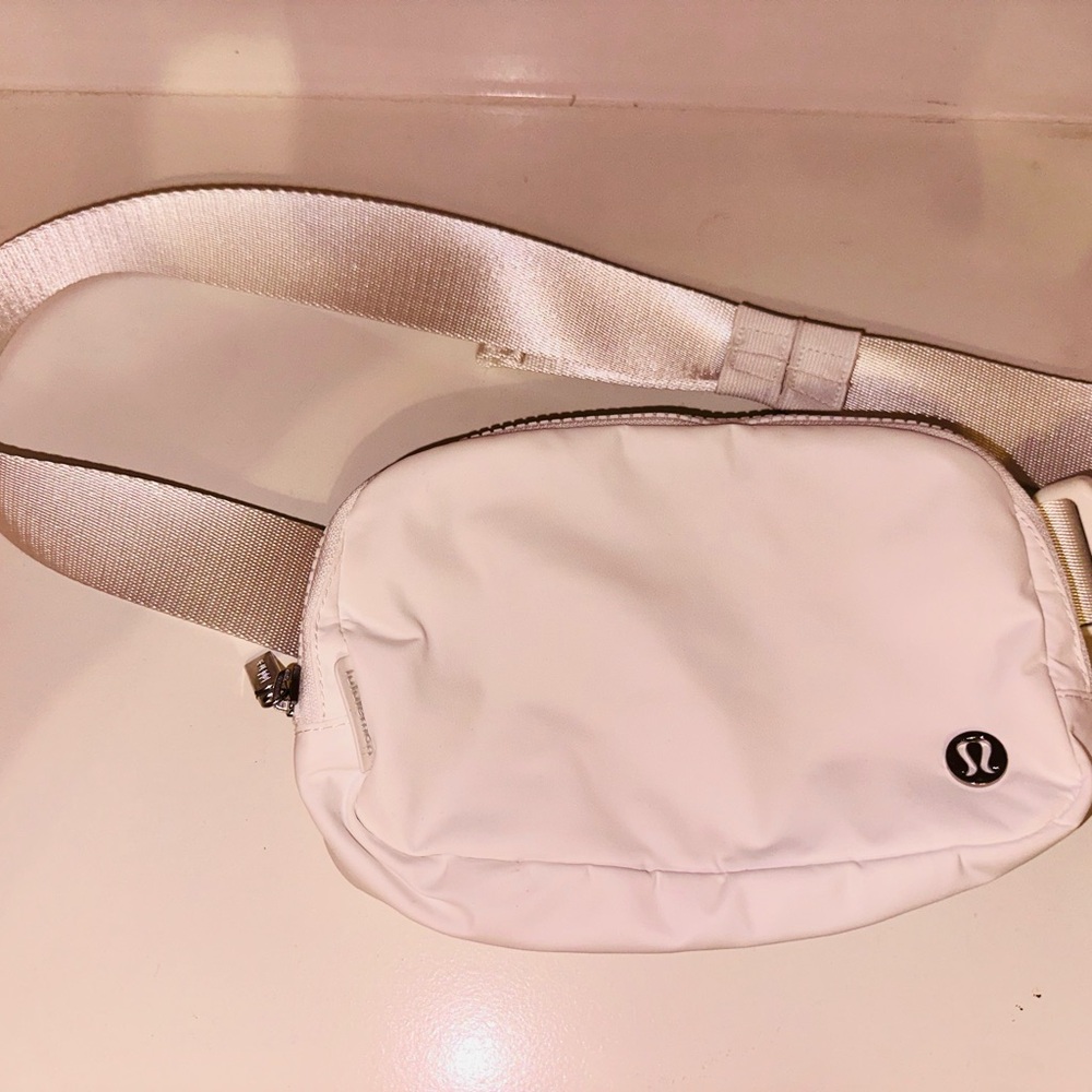 White Lululemon Waist Bum Fanny Bag